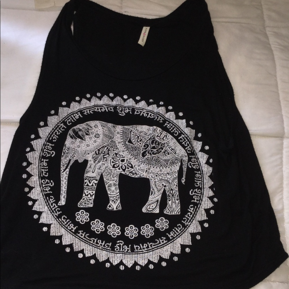 black and white tank top that fits sizes s-m 💛